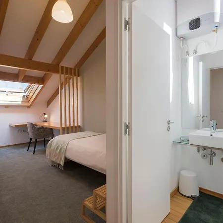 Fred's House Asprela 4* Porto