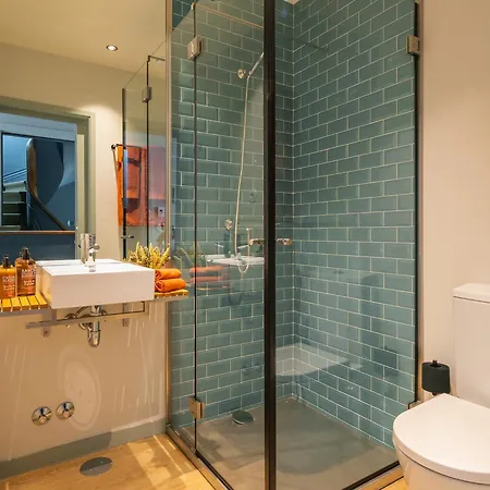 Fred's House Asprela 4* Porto