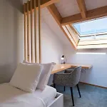 Fred's House Asprela 4*