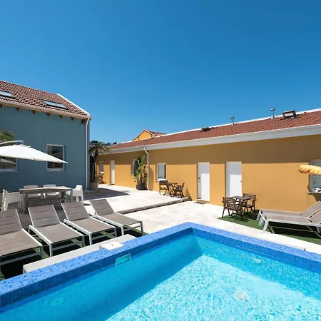 Πανσιόν Fred's House Asprela